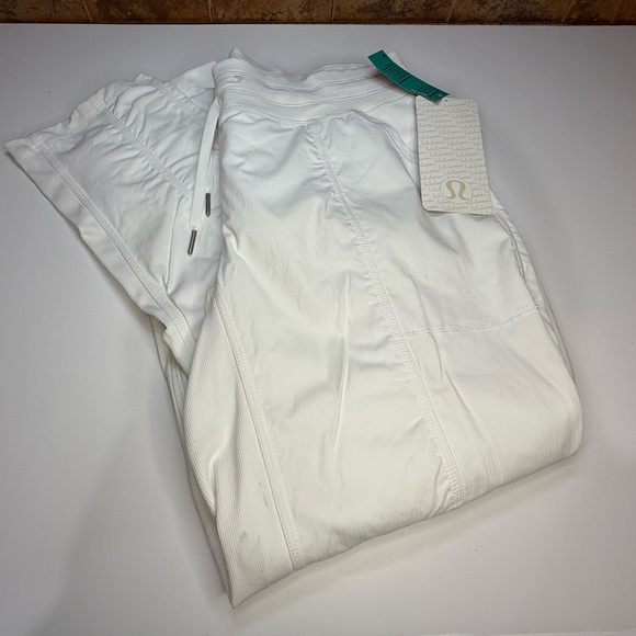 *NWT* Lululemon White Athletic Pants - Picture 3 of 7